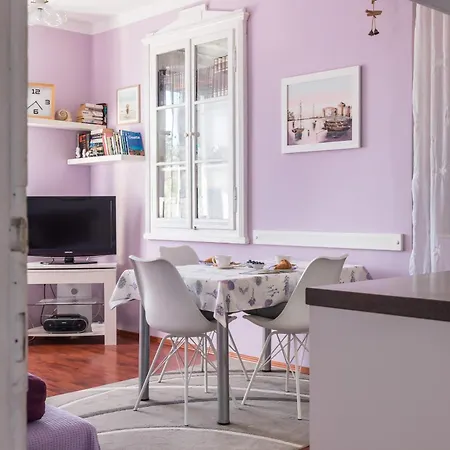 Coziness In The Center * Split