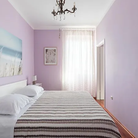 Coziness In The Center * Spalato