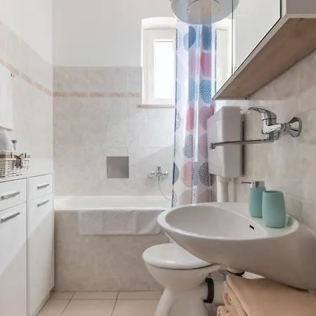 Coziness In The Center Split